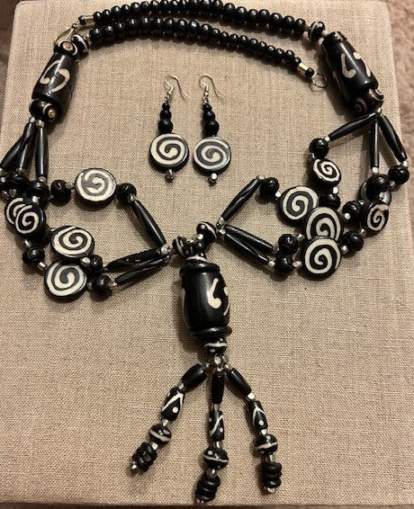 Swirl Design Afrocentric Beaded Necklace Set